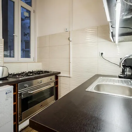 Bpr Esteve Sqr With A/c Apartamento