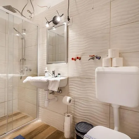 Bpr Esteve Sqr With A/c Apartamento Budapest