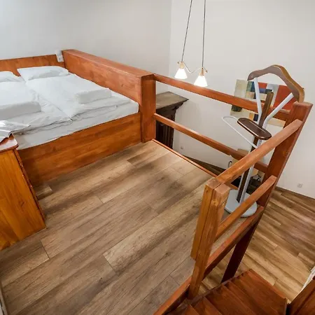 Bpr Esteve Sqr With A/c Apartamento *