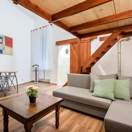Bpr Esteve Sqr With A/c Apartamento *